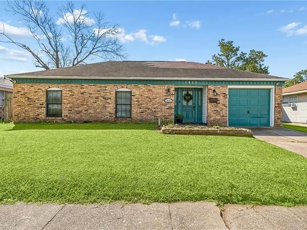 1820 GREEN OAK Road , Gretna, LA 70056