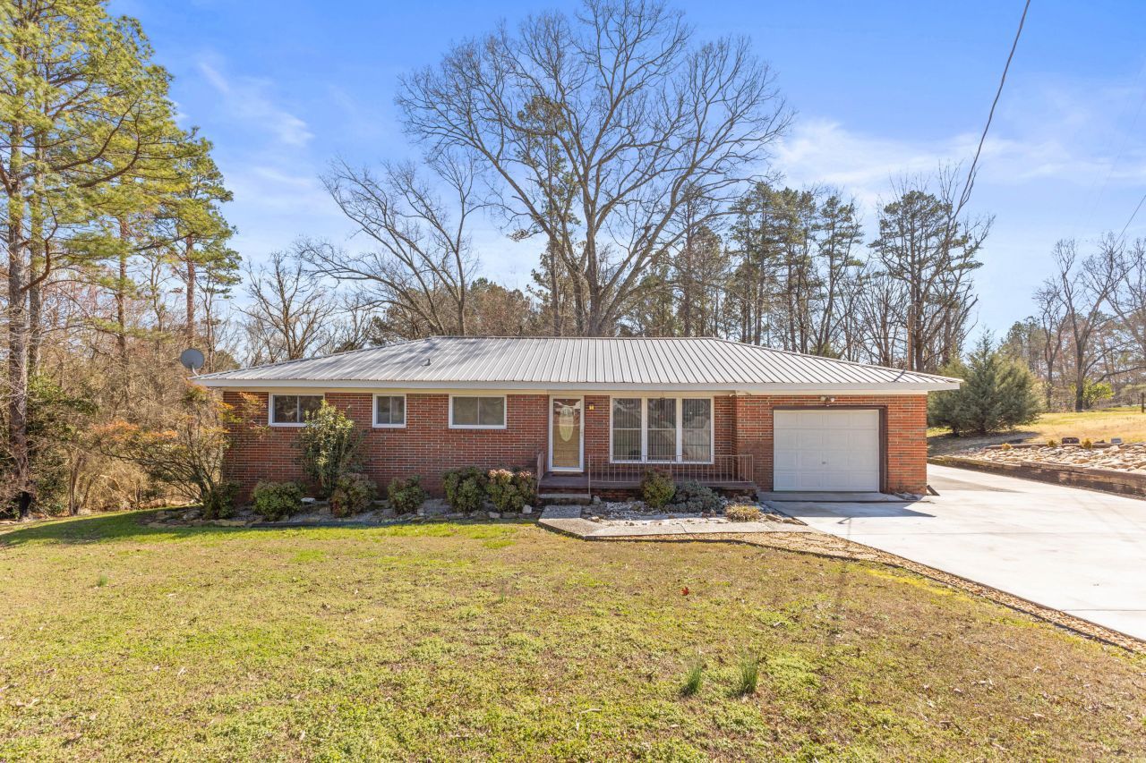 505 Round Pond Road, Lafayette, GA 30728 Main Photo