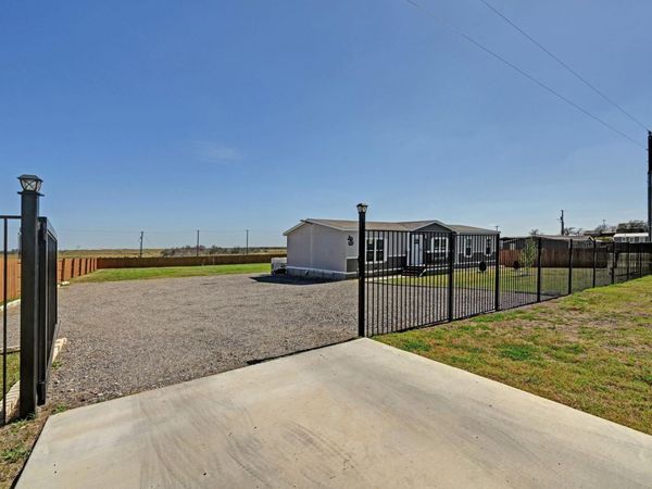 117 Castellana WAY , Elgin, TX 78621