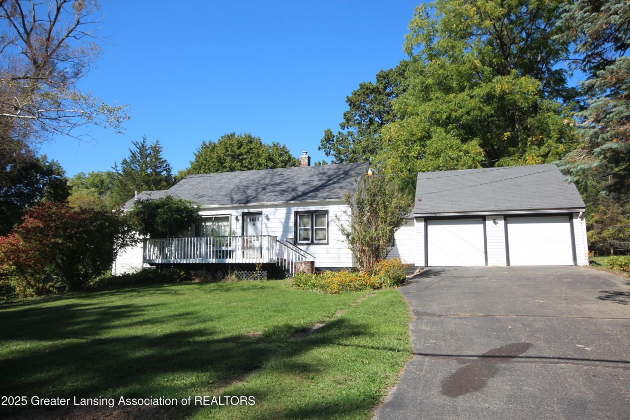 1694 W Solon Road, Dewitt, MI 48820 Main Photo