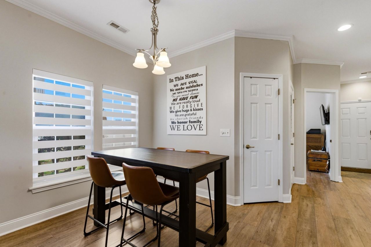 5026 Belleglen Court  Photo 10