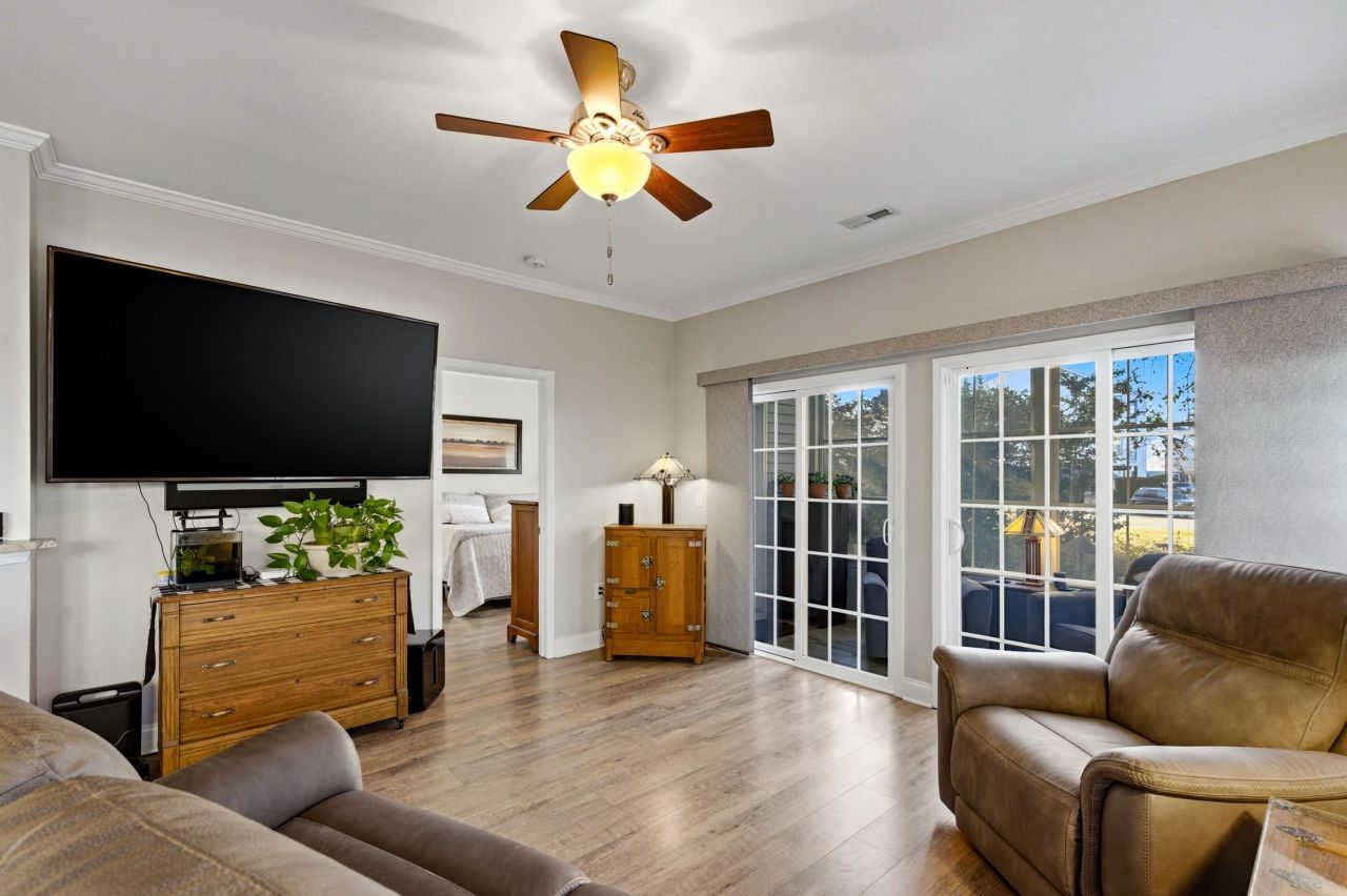 5026 Belleglen Court  Photo 11