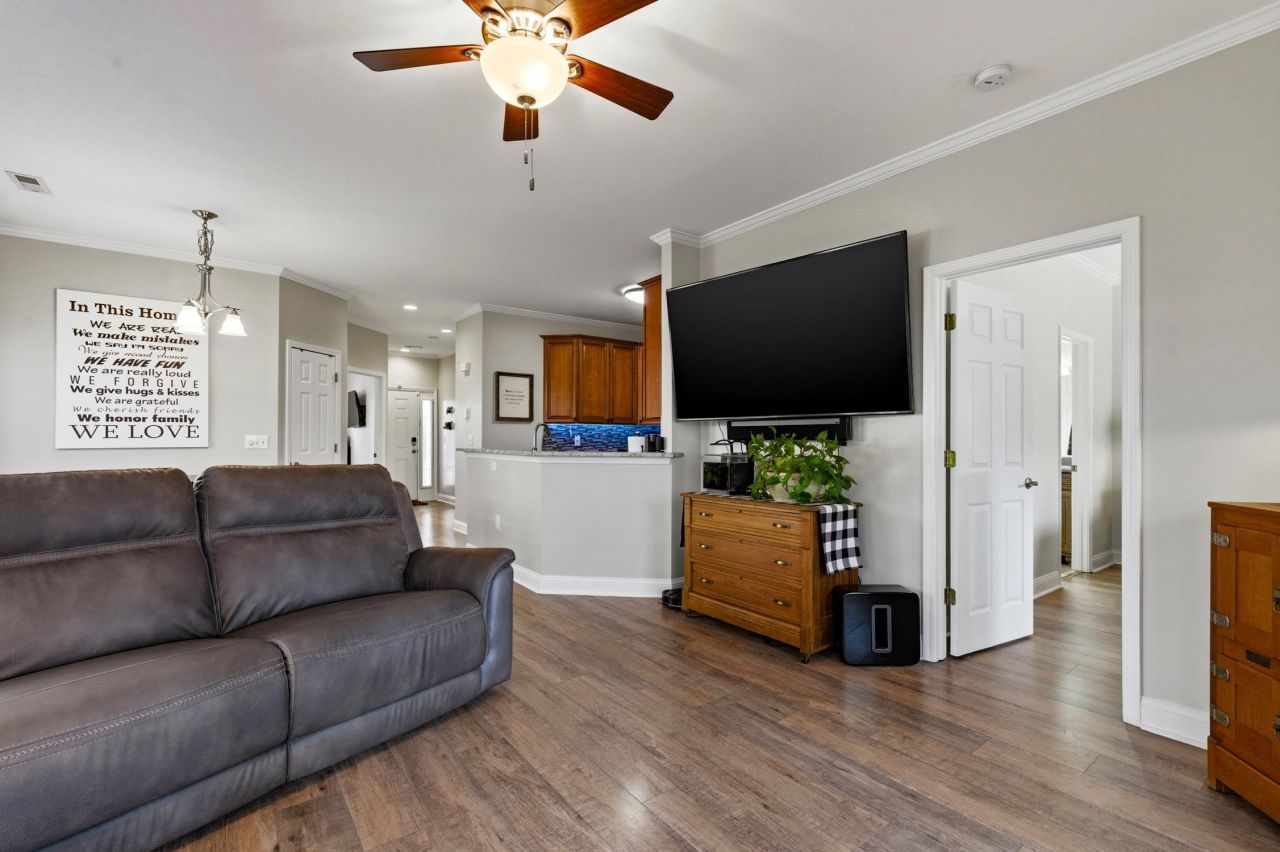 5026 Belleglen Court  Photo 14