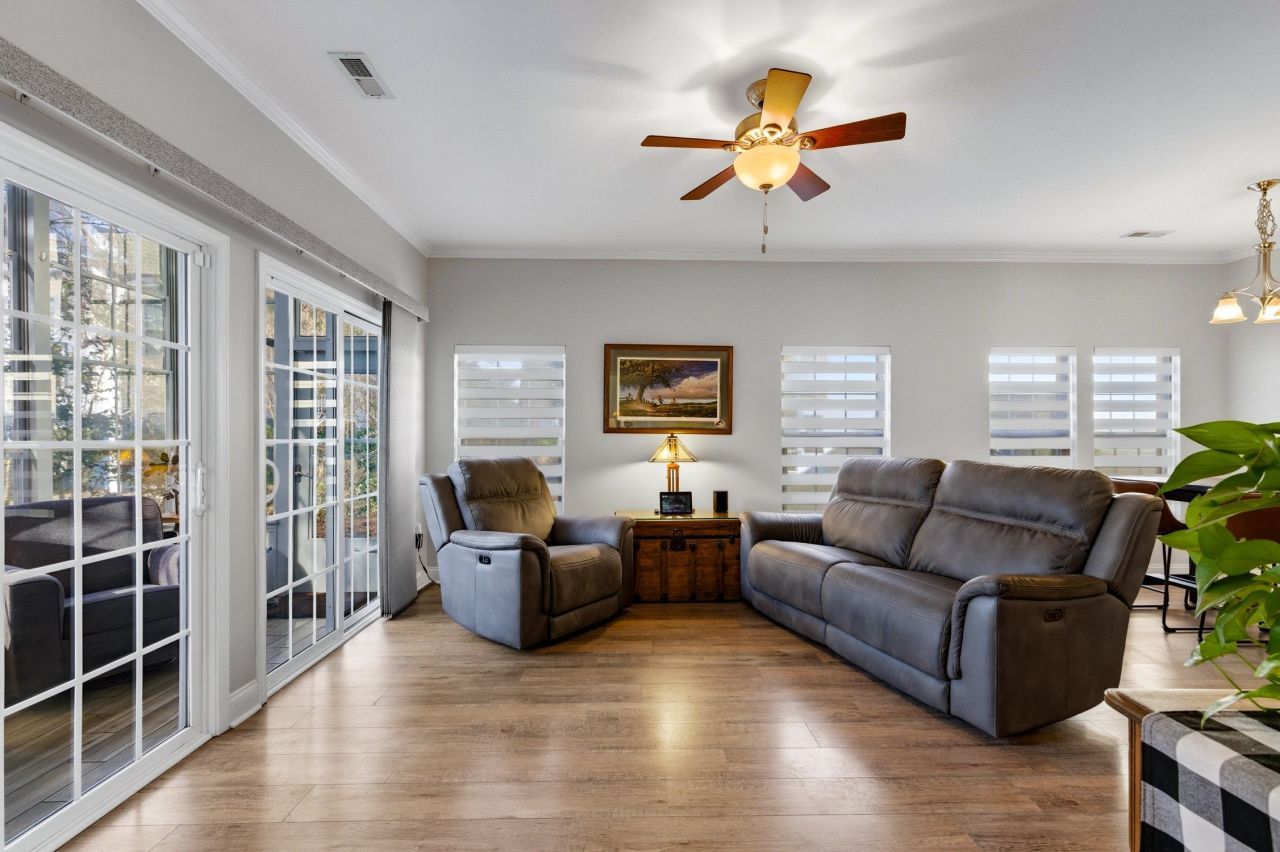 5026 Belleglen Court  Photo 15