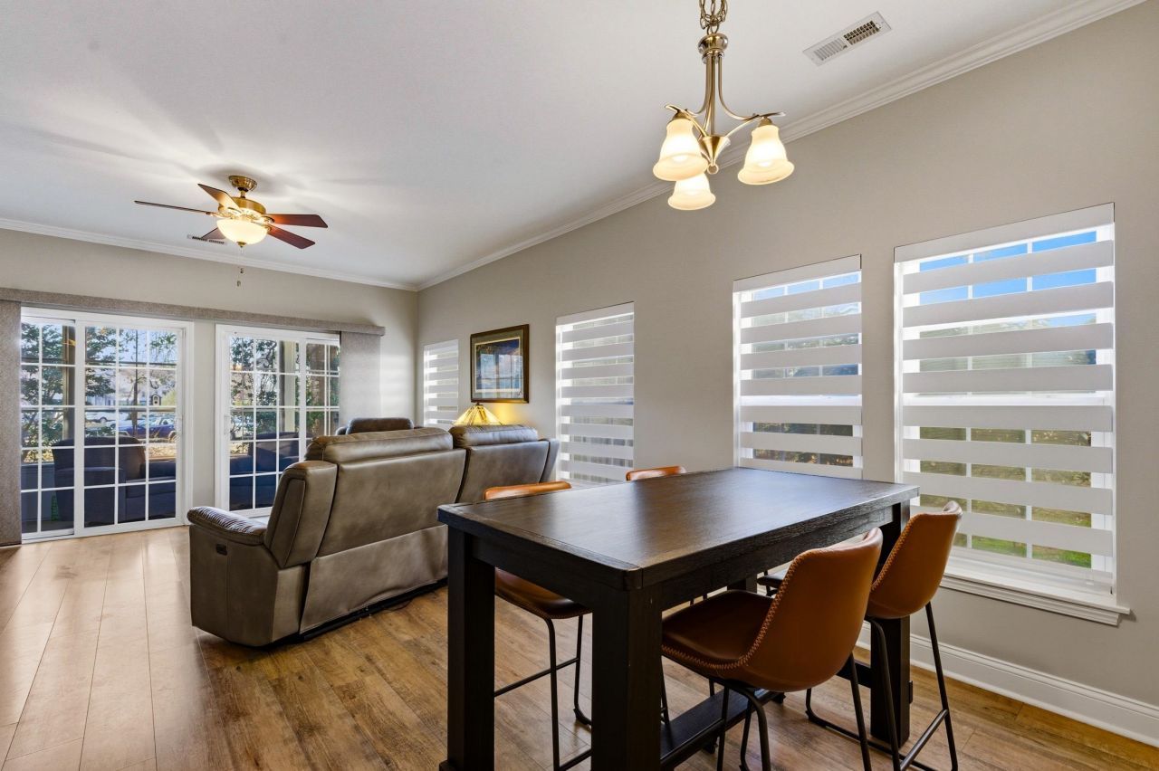 5026 Belleglen Court  Photo 9