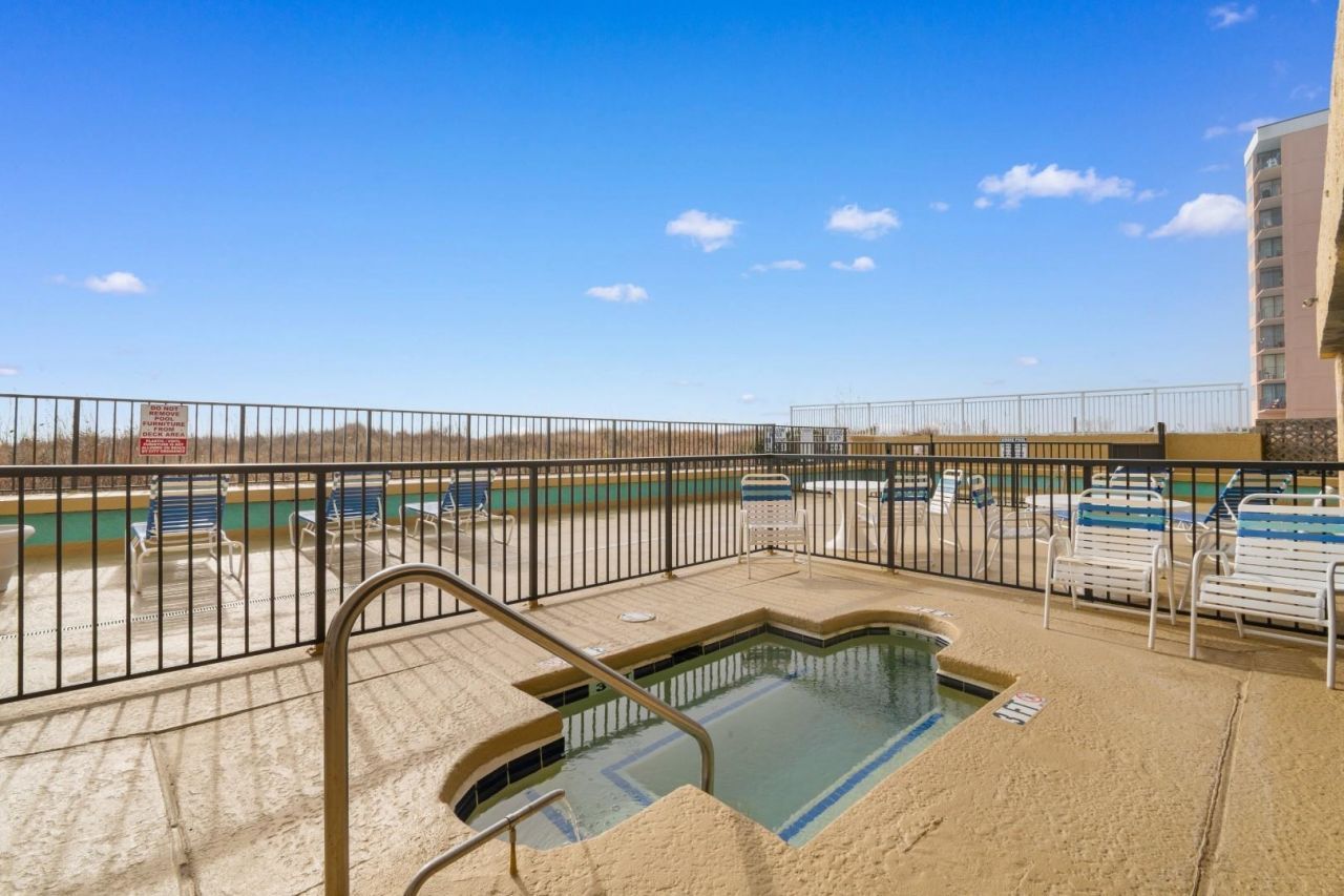 1425 S Ocean Blvd. Photo 30