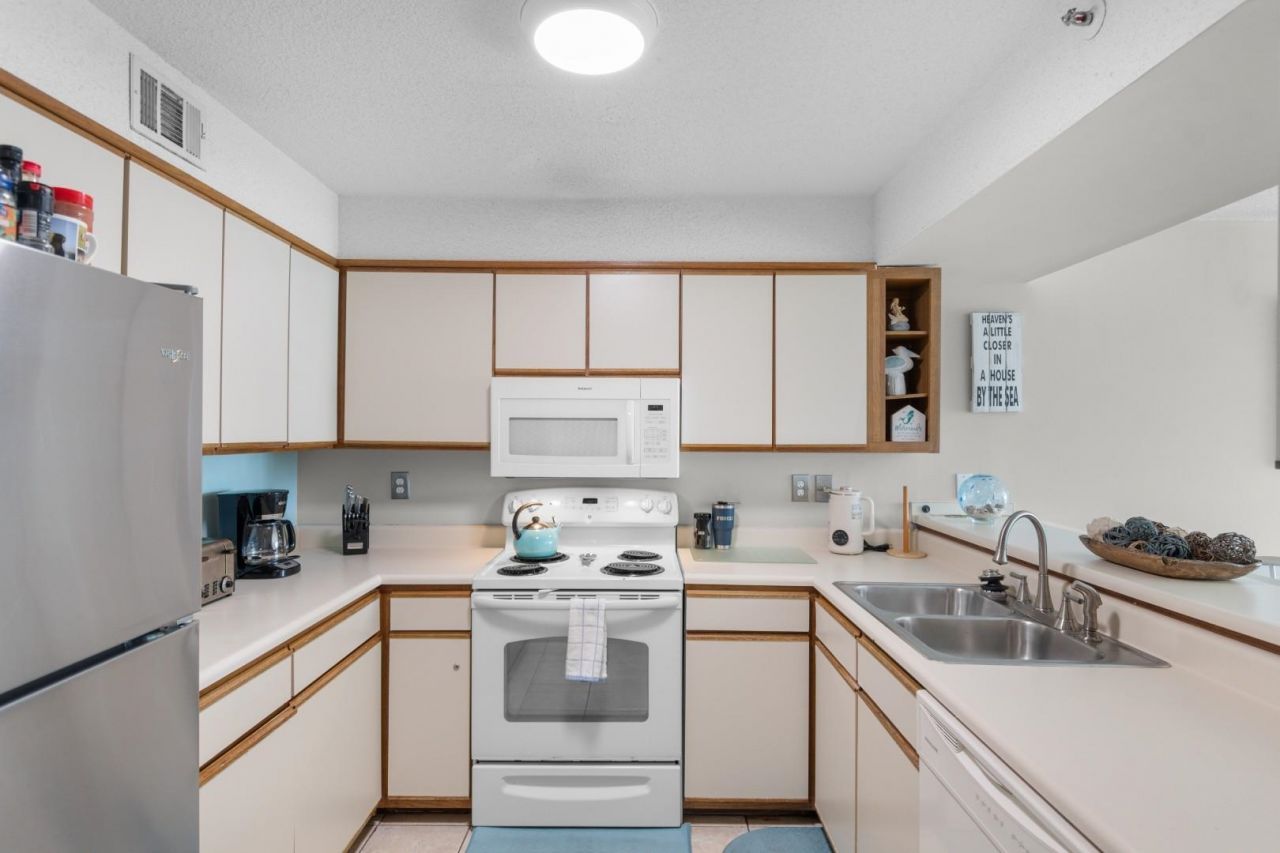 1425 S Ocean Blvd. Photo 4