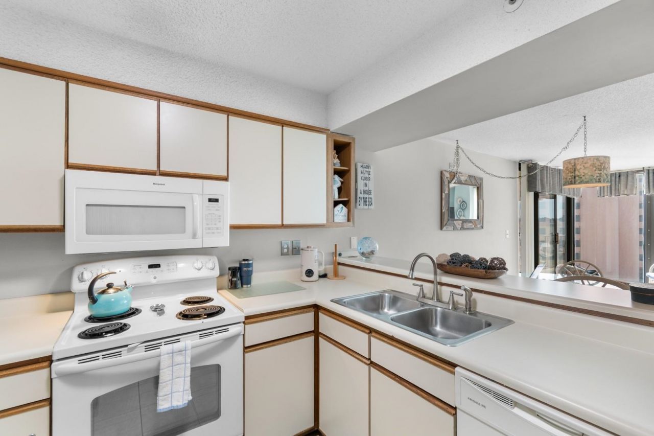 1425 S Ocean Blvd. Photo 5