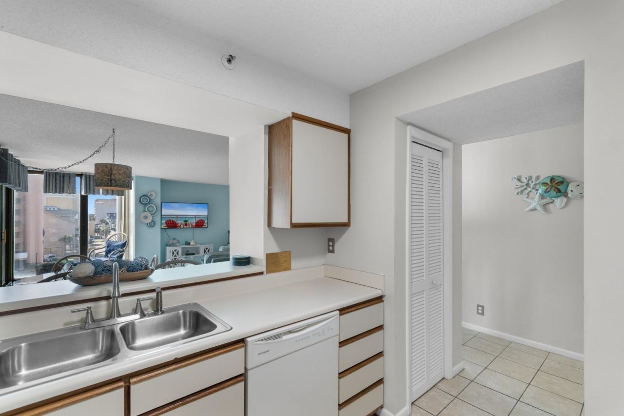 1425 S Ocean Blvd. Photo 6