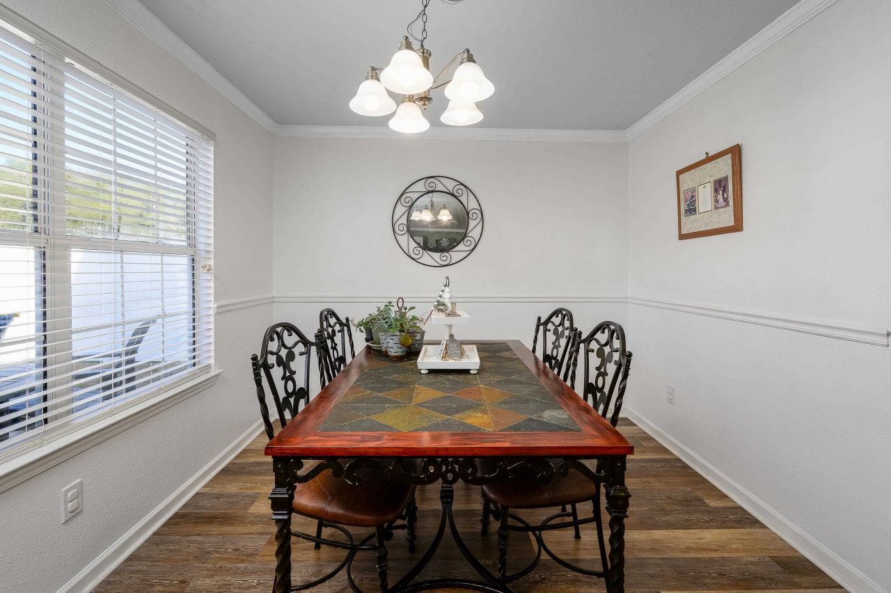 465 Dandelion Ln. Photo 9