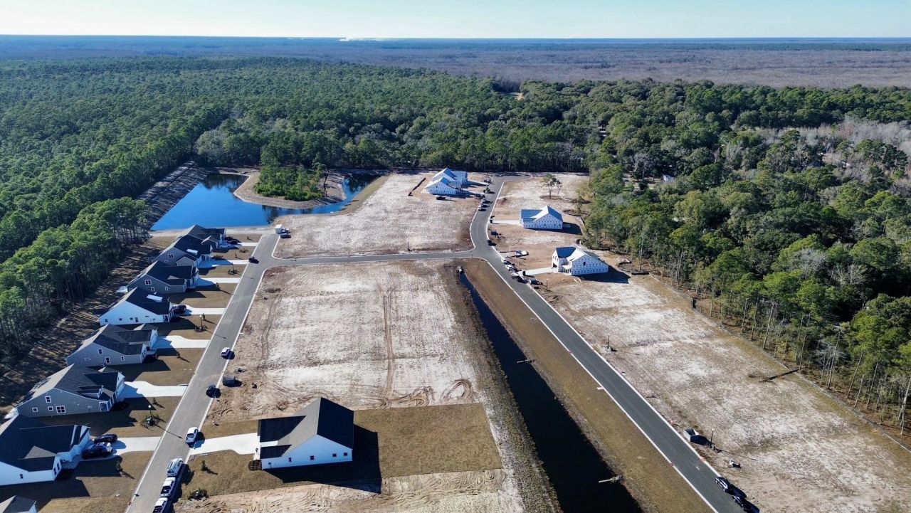 304 Northbrook Dr  Photo 4