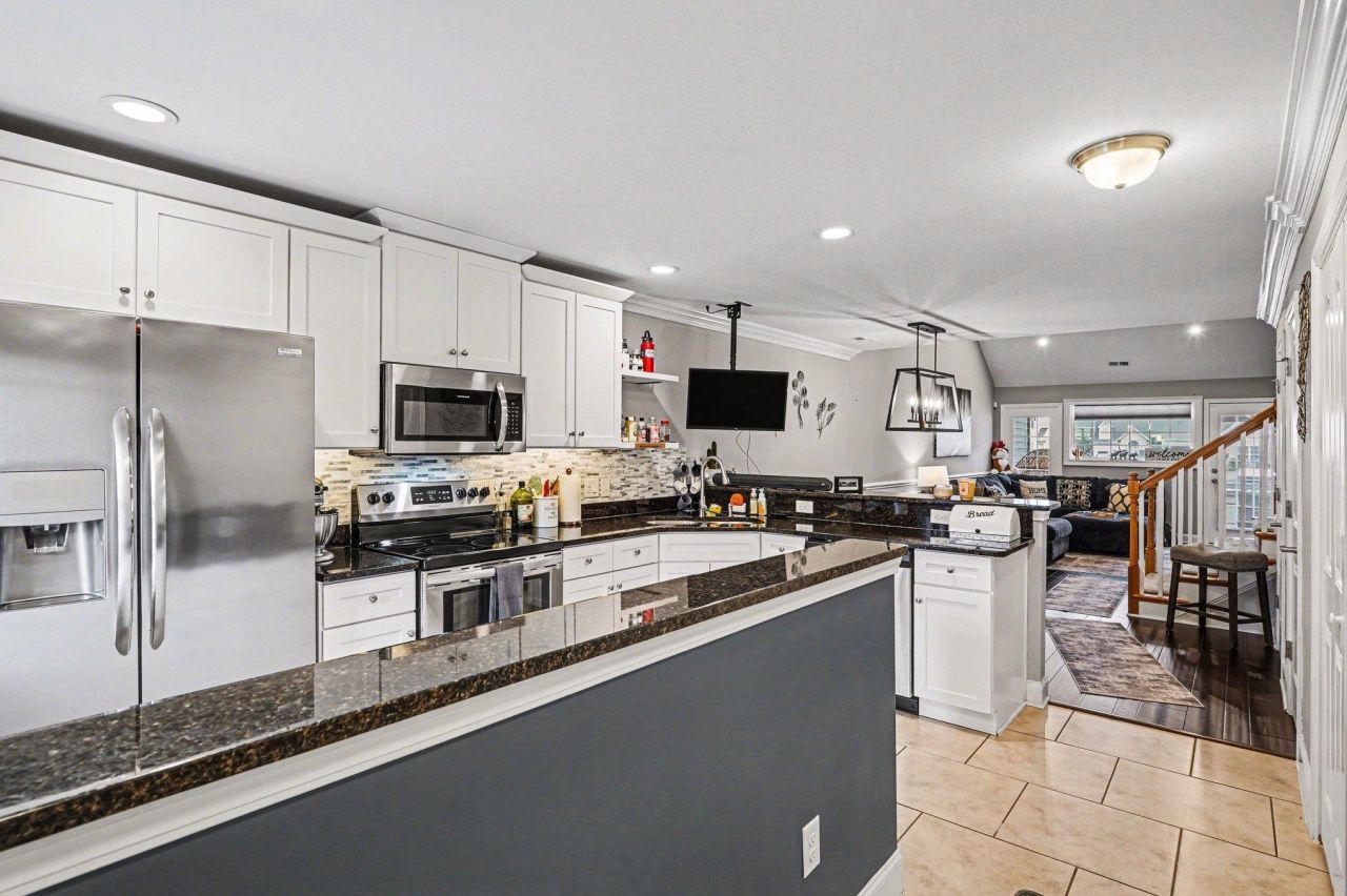 520 Riverward Dr.  Photo 7