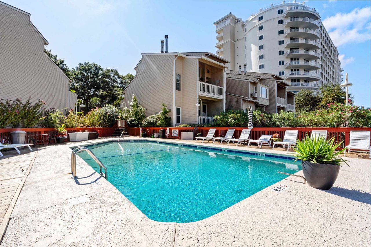 9553 Edgerton Dr. Photo 18