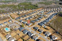 215 Tulip Way photo 4