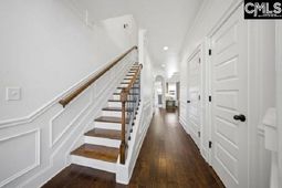 215 Tulip Way photo 4