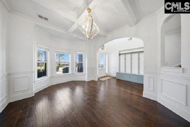 215 Tulip Way Photo 4