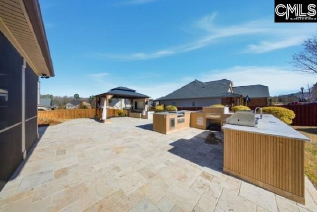 215 Tulip Way  Photo 5