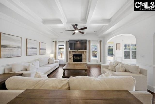 215 Tulip Way Photo 7