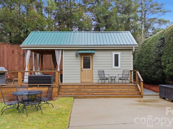 37 Coach Club Road, Highlands, NC 28741