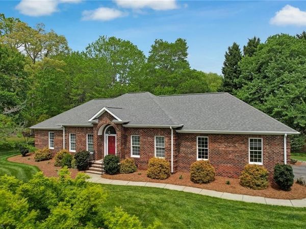 204 W Stonebury Court, Reidsville, NC 27320