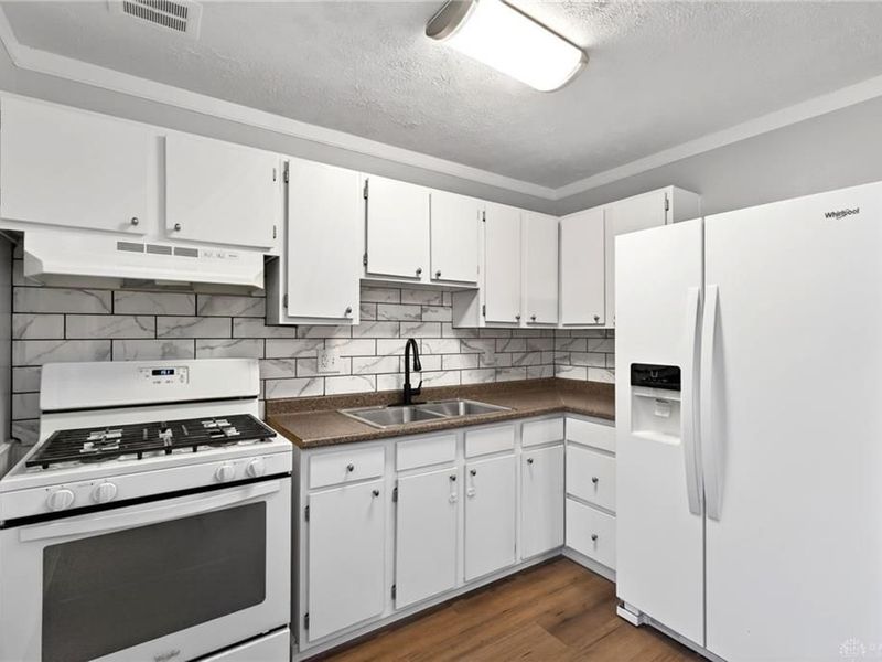 4374 Silverberry Avenue, Dayton, OH 45424 Photo 12