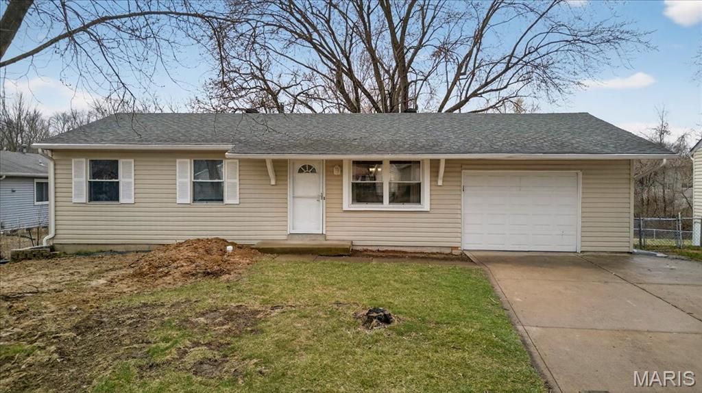 1403 De Porres Lane , Saint Charles, MO 63304 Main Photo