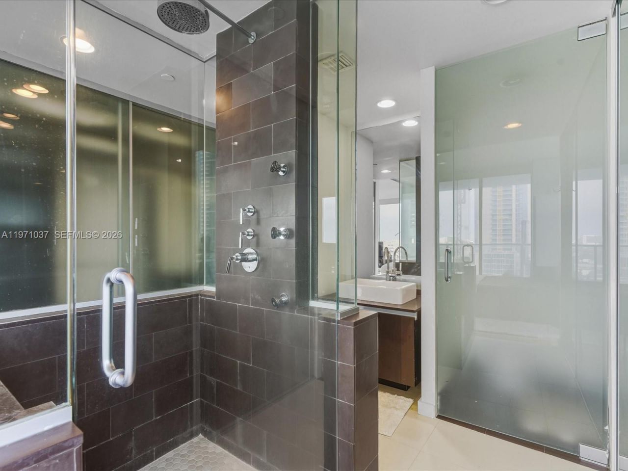 1040 Biscayne Blvd , Unit 1107, Miami, FL 33132 Photo