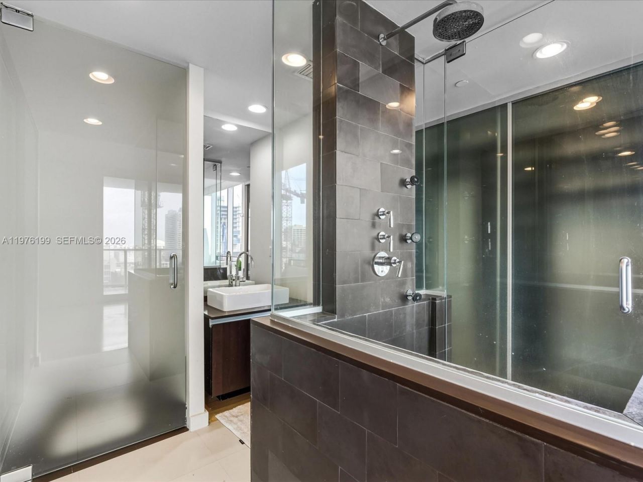 1040 Biscayne Blvd , Unit 1107, Miami, FL 33132 Photo