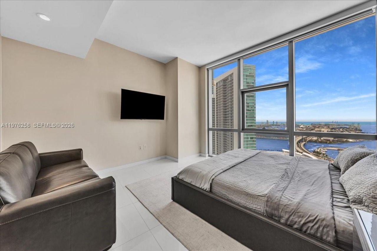 851 NE 1st Ave , Unit 3711, Miami, FL 33132 Photo