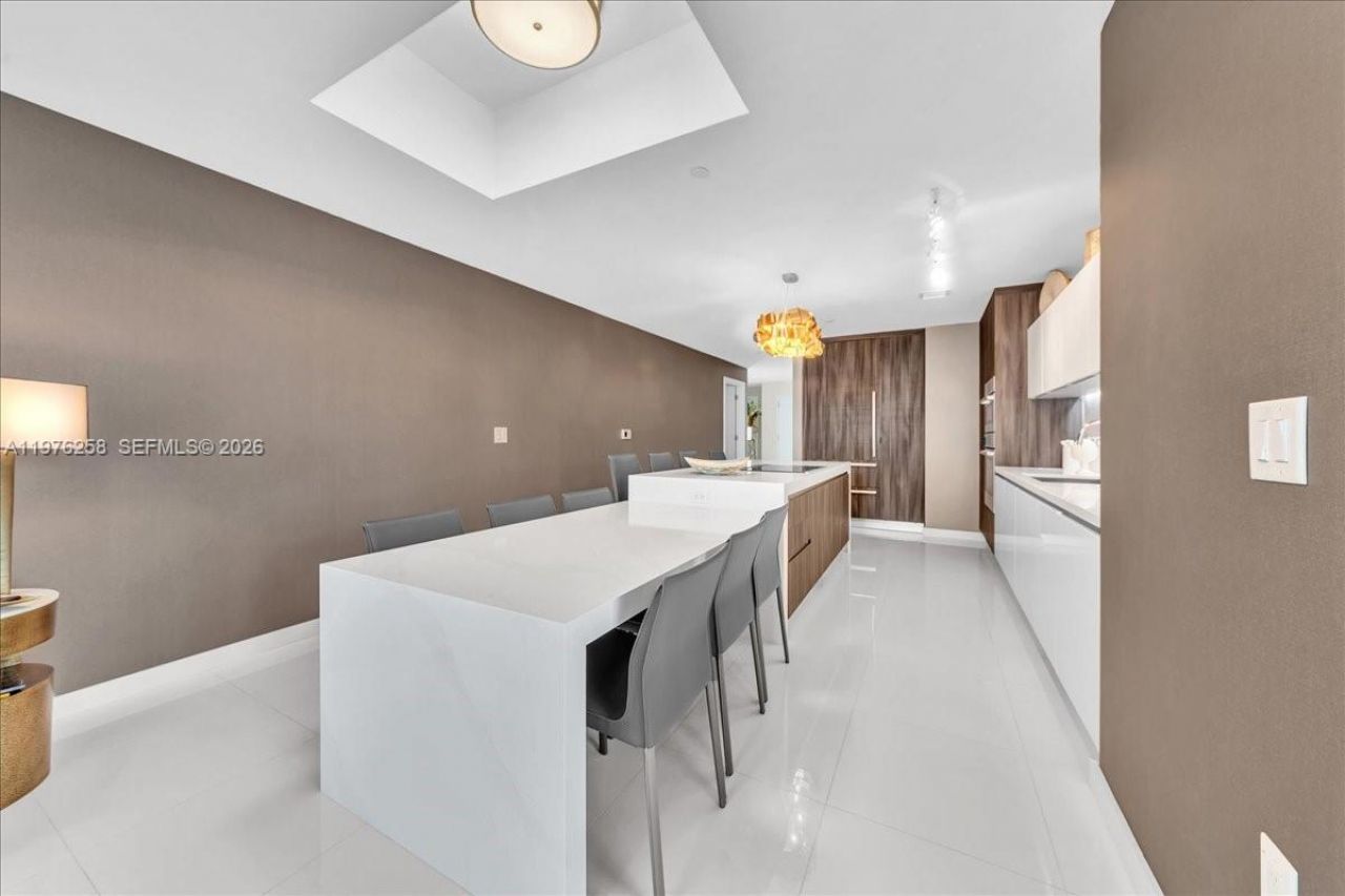 851 NE 1st Ave , Unit 3711, Miami, FL 33132 Photo