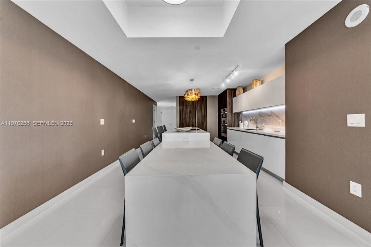 851 NE 1st Ave , Unit 3711, Miami, FL 33132 Photo