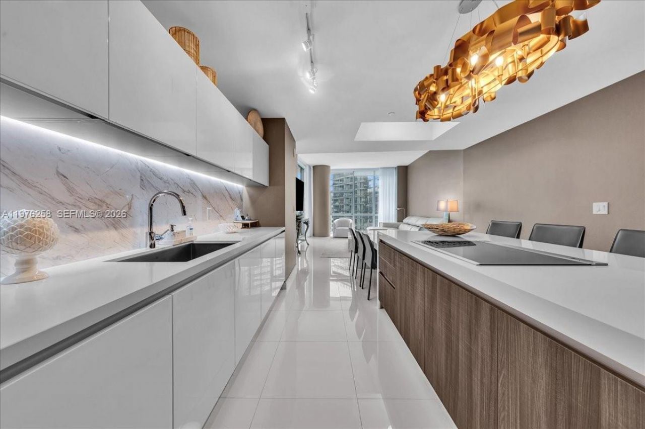 851 NE 1st Ave , Unit 3711, Miami, FL 33132 Photo