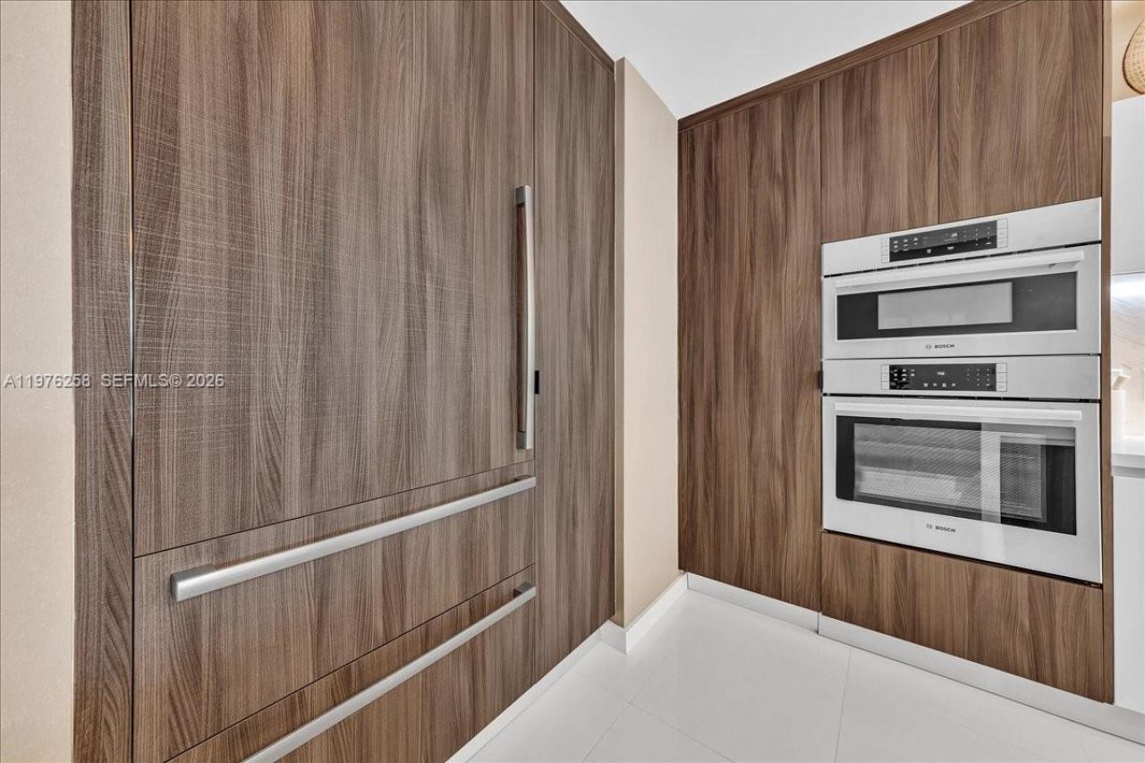 851 NE 1st Ave , Unit 3711, Miami, FL 33132 Photo