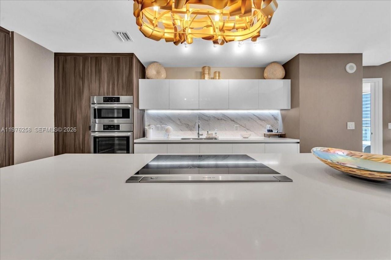 851 NE 1st Ave , Unit 3711, Miami, FL 33132 Photo