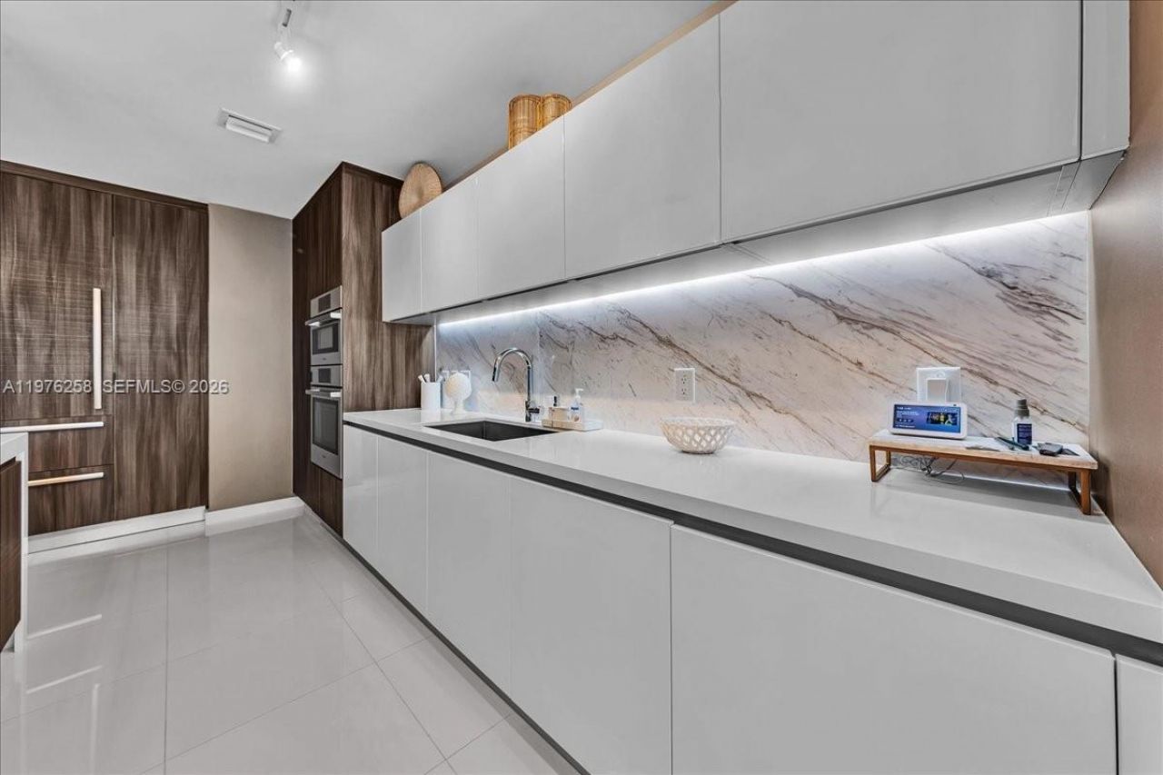 851 NE 1st Ave , Unit 3711, Miami, FL 33132 Photo