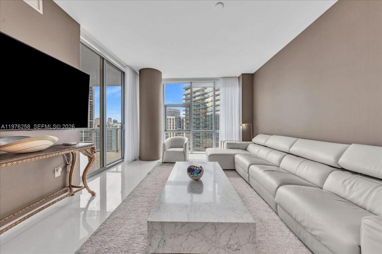 851 NE 1st Ave , Unit 3711, Miami, FL 33132 Photo