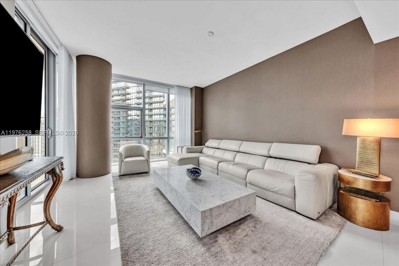 851 NE 1st Ave , Unit 3711, Miami, FL 33132 Photo