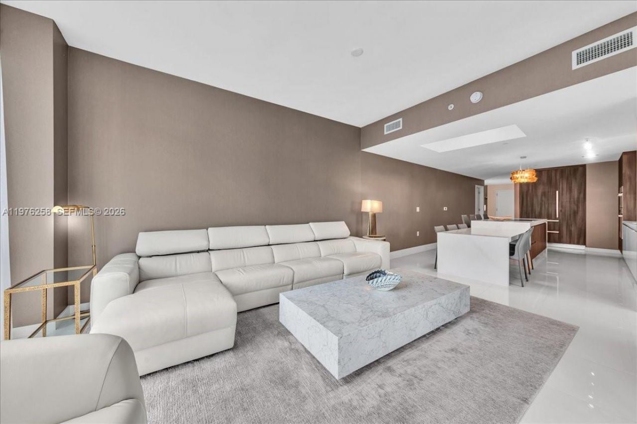 851 NE 1st Ave , Unit 3711, Miami, FL 33132 Photo