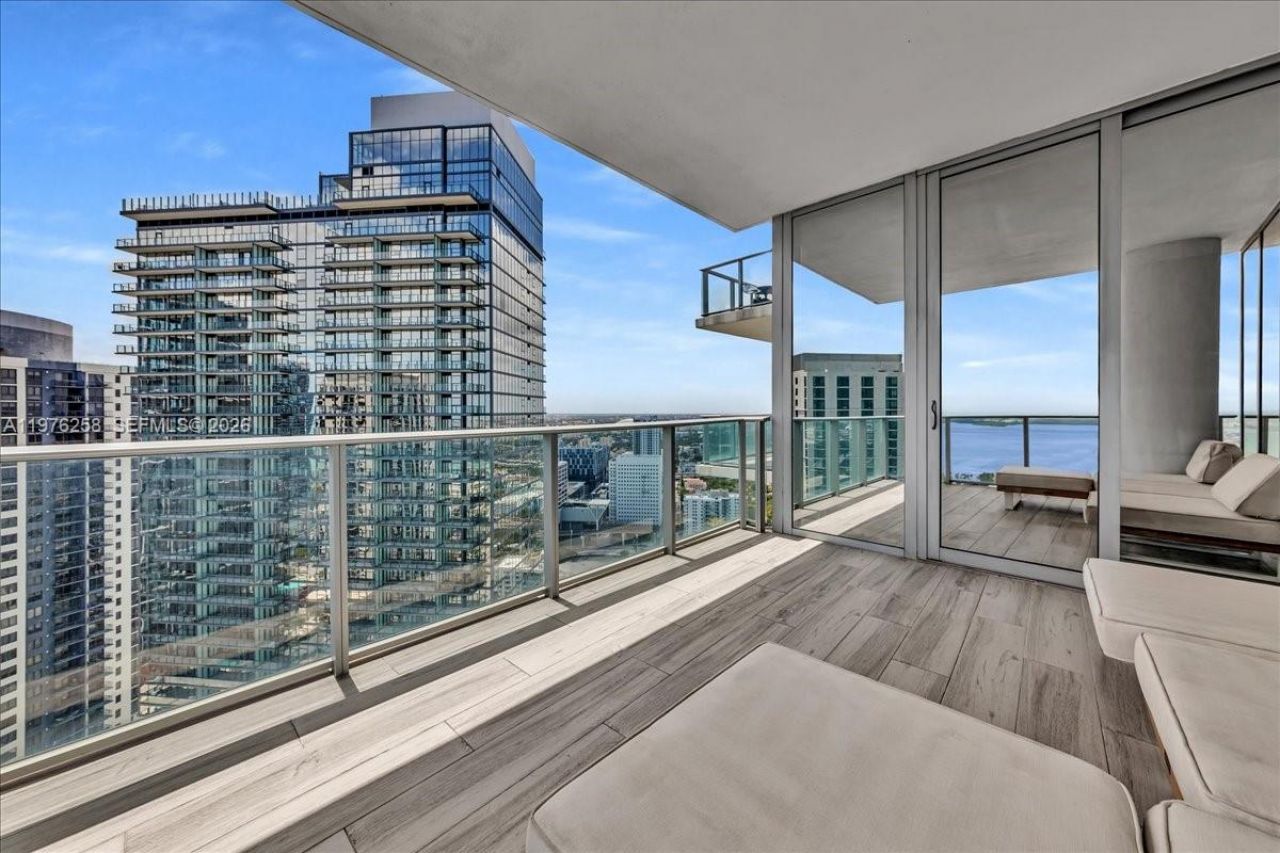 851 NE 1st Ave , Unit 3711, Miami, FL 33132 Photo