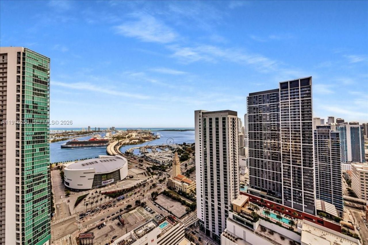 851 NE 1st Ave , Unit 3711, Miami, FL 33132 Photo