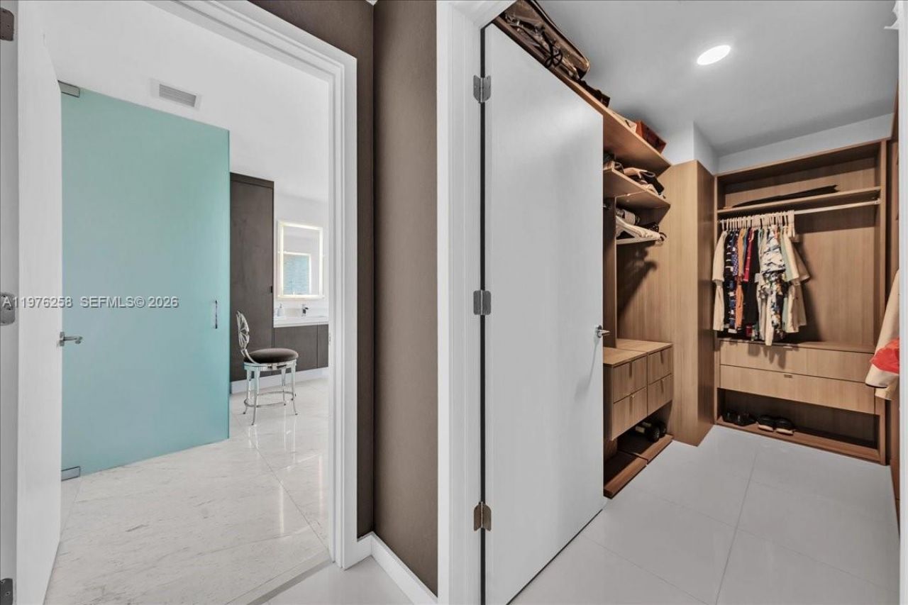 851 NE 1st Ave , Unit 3711, Miami, FL 33132 Photo