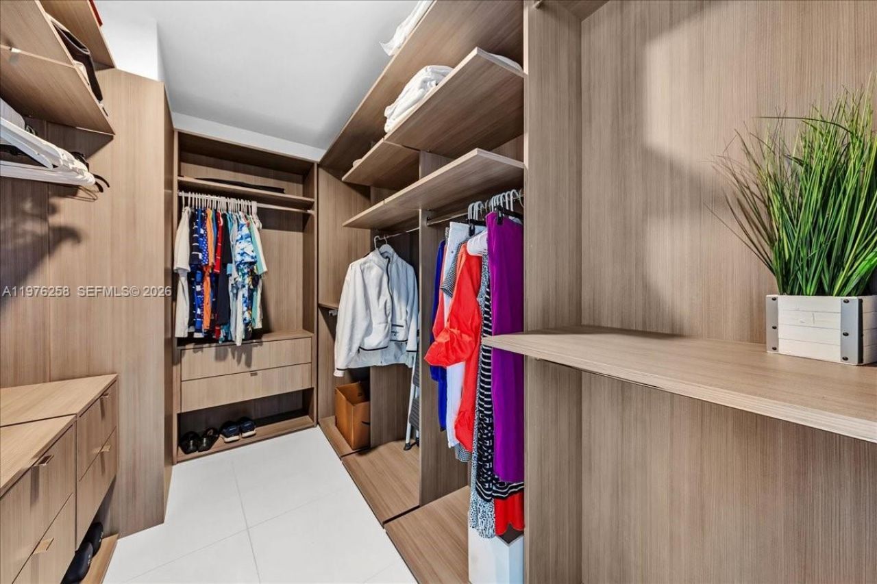 851 NE 1st Ave , Unit 3711, Miami, FL 33132 Photo