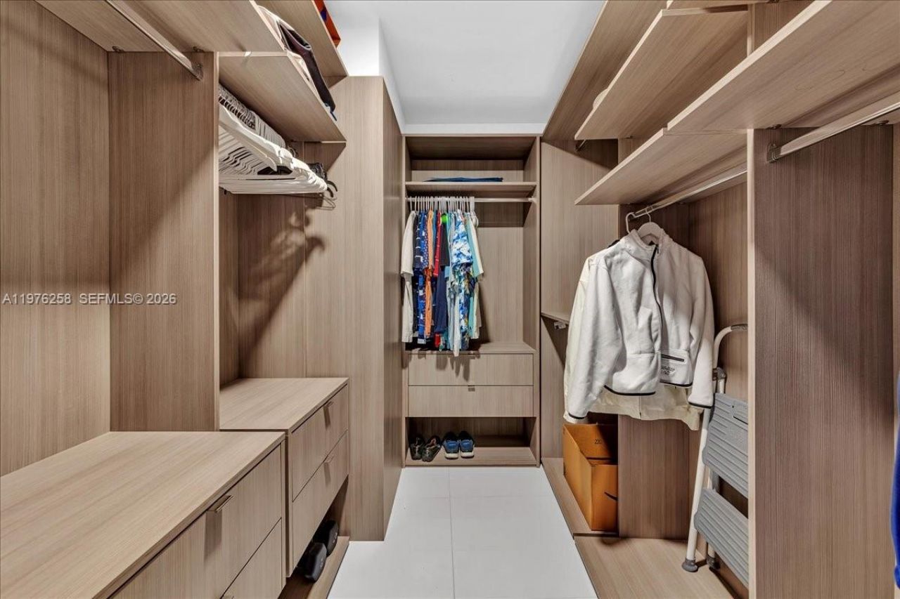 851 NE 1st Ave , Unit 3711, Miami, FL 33132 Photo