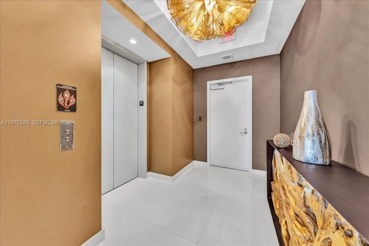 851 NE 1st Ave , Unit 3711, Miami, FL 33132 Photo