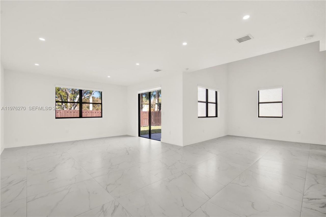 9243 SW 227th Ter , Cutler Bay, FL 33190 Photo