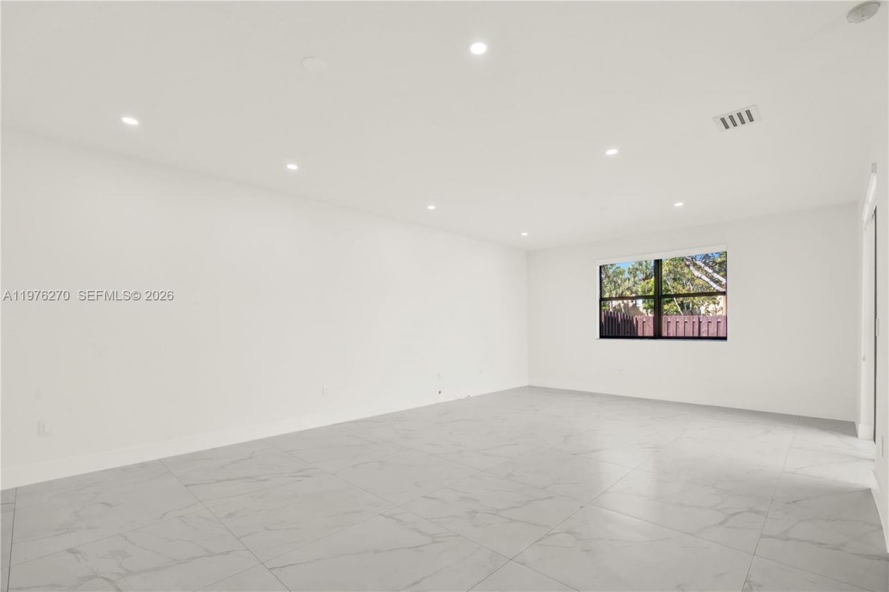 9243 SW 227th Ter, Cutler Bay, FL 33190 Photo