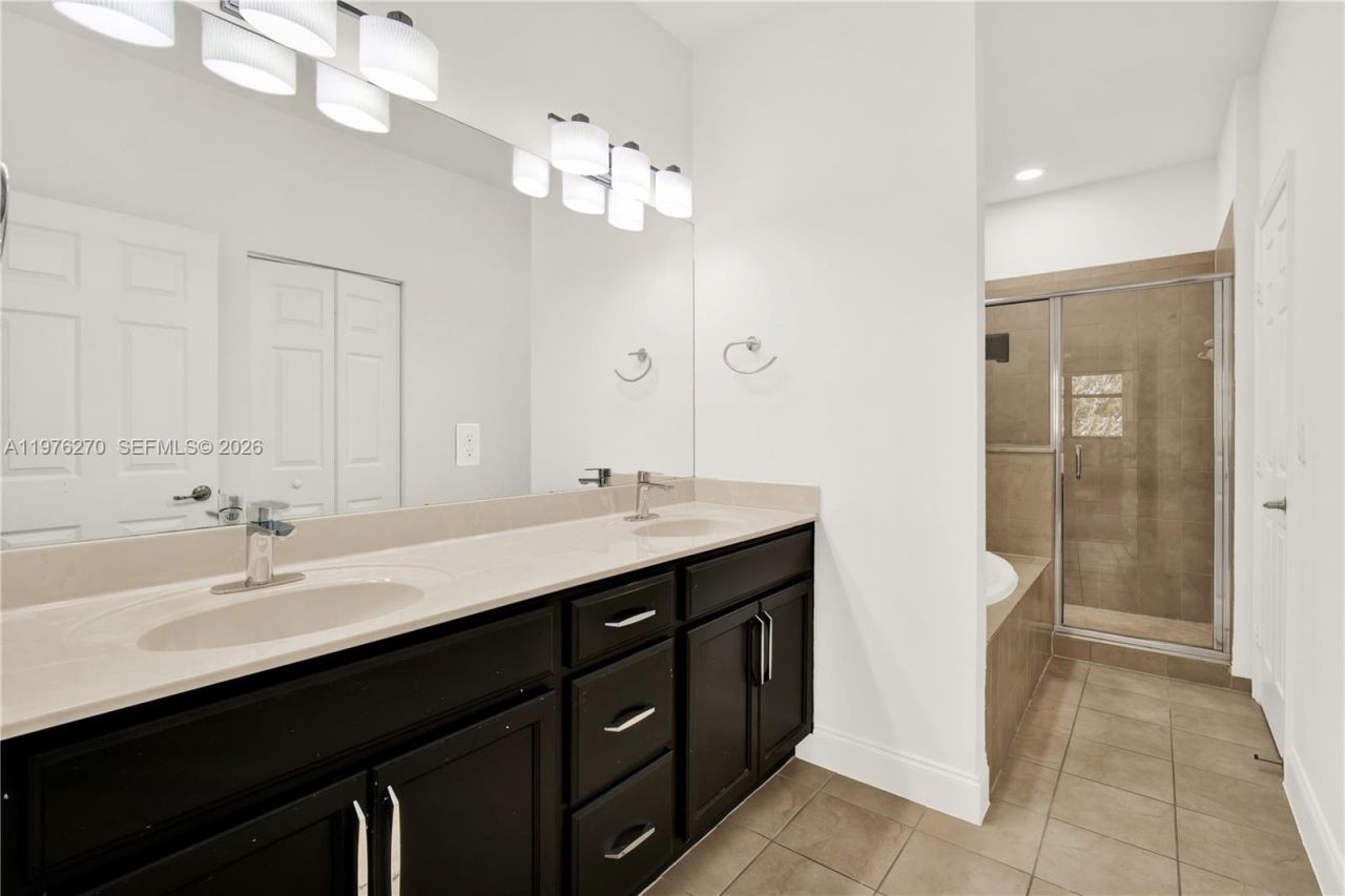 9243 SW 227th Ter, Cutler Bay, FL 33190 Photo