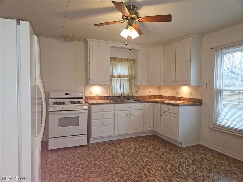 129 Idlewild Street , Akron, OH 44313 Photo 5