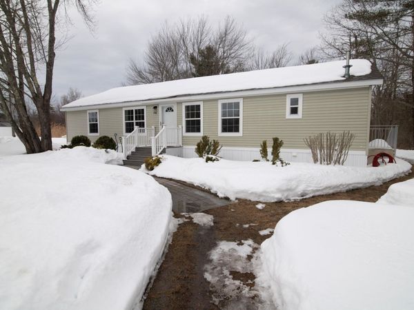 36 Seabreeze Drive, North Hampton, NH 03862