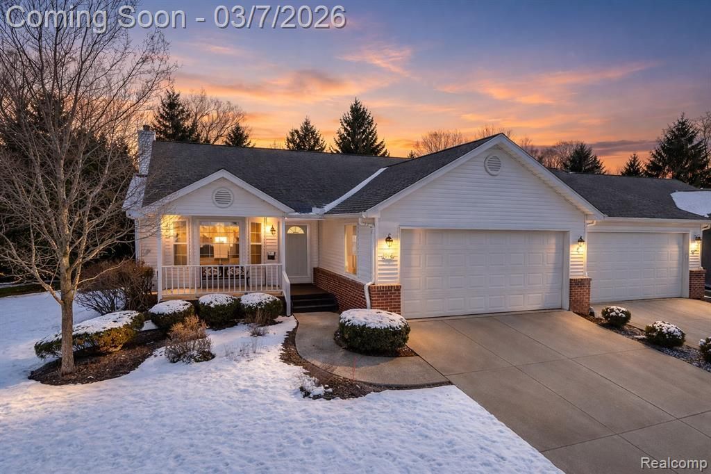 1018 Curzon Street, Howell, MI 48843 Main Photo